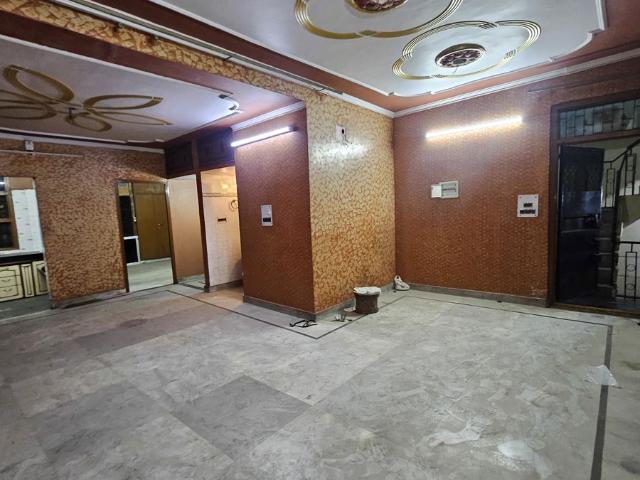 Resale | 3 BHK + Pooja Room,Servant Room,Store Room 1400 Sq.Ft. Apartment in Dilshad Colony