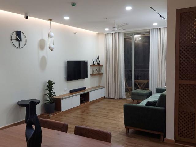 Resale | 3 BHK + Pooja Room,Store Room 1486 Sq.Ft. Apartment in Hiranandani Queensgate