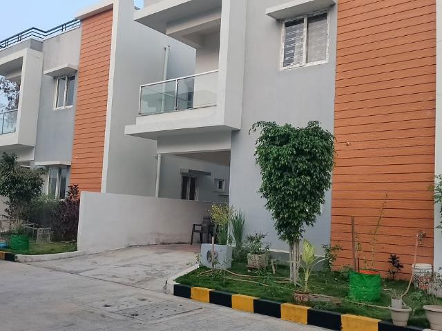 Resale | 3 BHK + Pooja Room,Store Room 2770 Sq.Ft. Villa in Surabhis Signature Villas