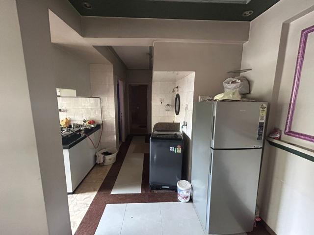 Resale | 3 BHK + Pooja Room,Study Room,Extra Room 1080 Sq.Ft. Apartment in Oberoi Gardens Kandivali
