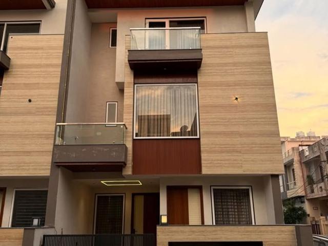 Resale | 3 BHK + Pooja Room,Study Room,Extra Room 960 Sq.Ft. Villa in Electronic City