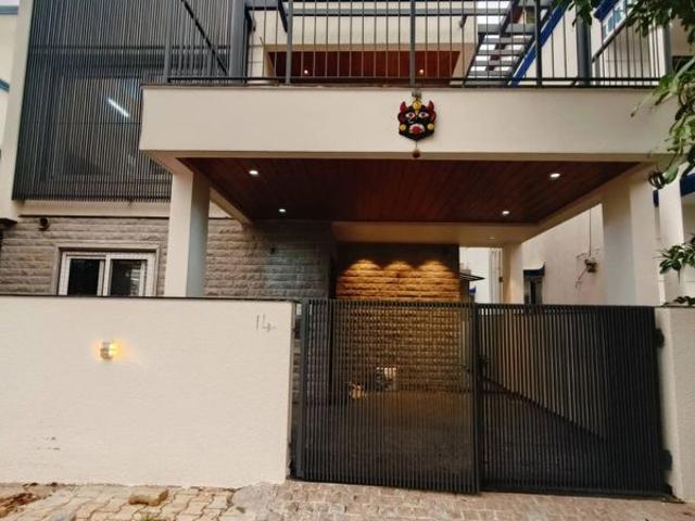 Resale | 3 BHK + Pooja Room,Study Room,Extra Room,Basement,Store Room 1200 Sq.Ft. Villa in High Grounds