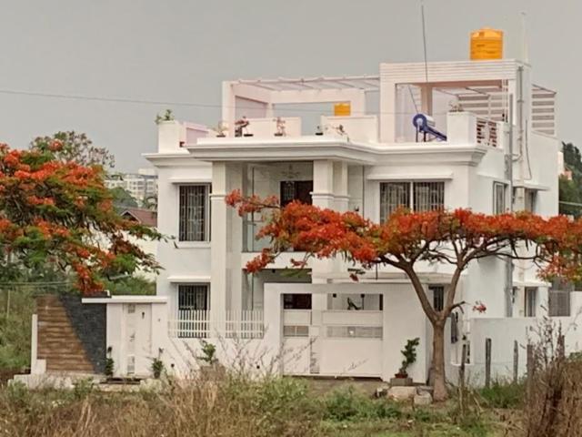 Resale | 3 BHK + Pooja Room,Study Room,Extra Room,Store Room 1750 Sq.Ft. Villa in High Grounds