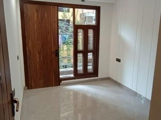 Resale | 3 BHK + Pooja Room,Study Room 1000 Sq.Ft. Apartment in Dashrath Puri