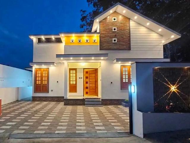 Resale | 3 BHK + Pooja Room,Study Room 1360 Sq.Ft. Villa in Lsg Villas