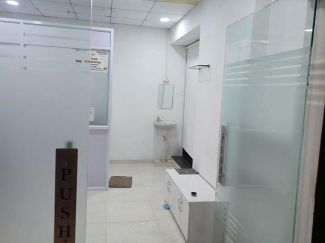 Resale | 3 BHK + Prayer Room 1375 Sq.Ft. Apartment in Vyom Avinea