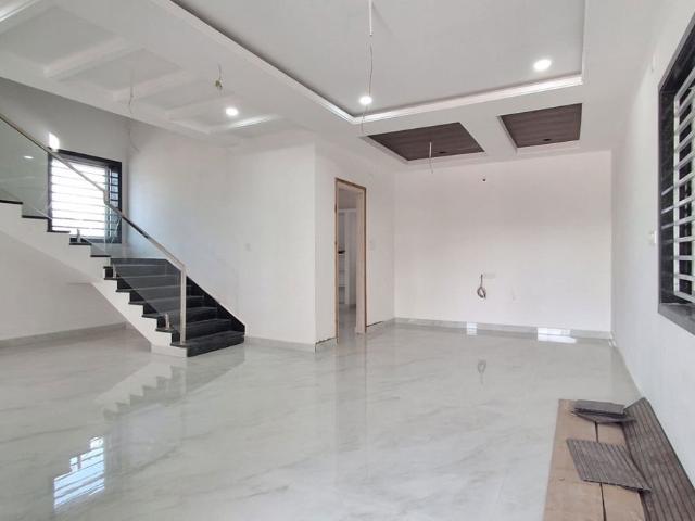 Resale | 3 BHK + Prayer Room 167 Sq.Yd. Villa in Kapra