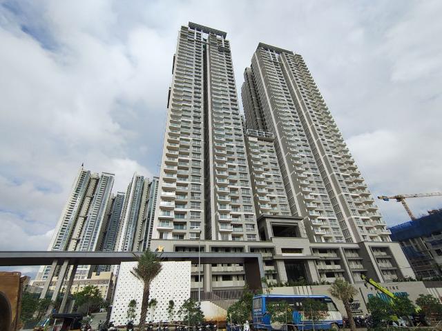 Resale | 3 BHK + Prayer Room 2257 Sq.Ft. Apartment in Prestige Clairemont