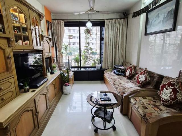 Resale | 3 BHK + Prayer Room 818 Sq.Ft. Apartment in Gundecha Sunflower