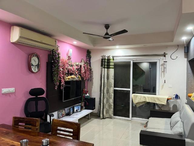 Resale | 3 BHK + Prayer Room,Servant Room,Study Room,Extra Room,Basement 1429 Sq.Ft. Apartment in SLN Lake Front