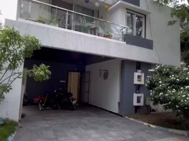 Resale | 3 BHK + Prayer Room,Servant Room,Study Room,Extra Room,Basement 2538 Sq.Ft. Villa in Neknampur