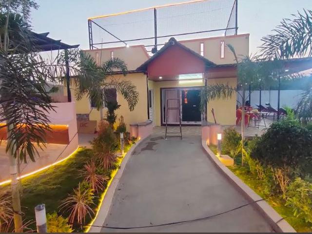 Resale | 3 BHK + Prayer Room,Servant Room,Study Room,Extra Room,Store Room 1000 Sq.Yd. Villa in Padmavathi Homes Medchal