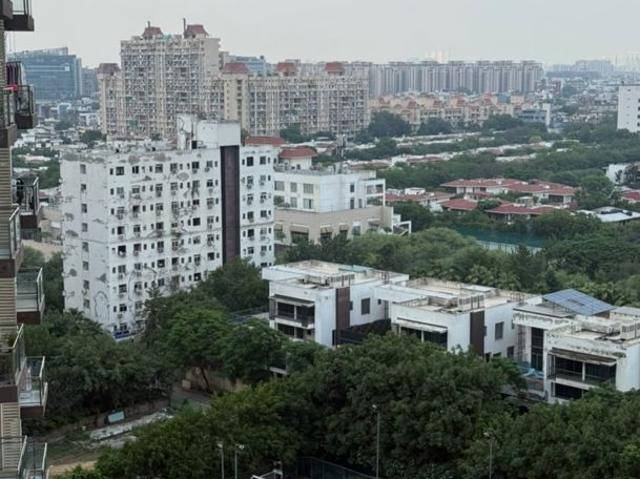 Resale | 3 BHK + Prayer Room,Servant Room 2185 Sq.Ft. Apartment in Tata Primanti Tower Residences