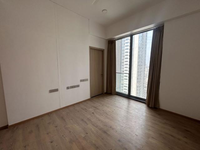Resale | 3 BHK + Prayer Room,Study Room,Store Room 1409 Sq.Ft. Apartment in Rustomjee Crown