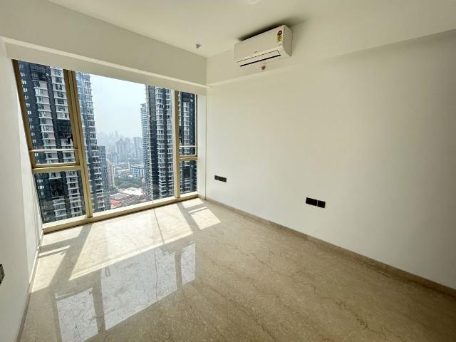 Resale | 3 BHK + Prayer Room,Study Room,Store Room 970 Sq.Ft. Apartment in Lodha The Park