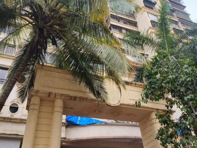 Resale | 3 BHK + Prayer Room,Store Room 900 Sq.Ft. Apartment in Vastu Shilp Tardeo