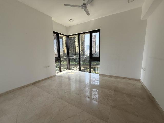 Resale | 3 BHK + Prayer Room,Store Room 975 Sq.Ft. Apartment in Lodha The Park