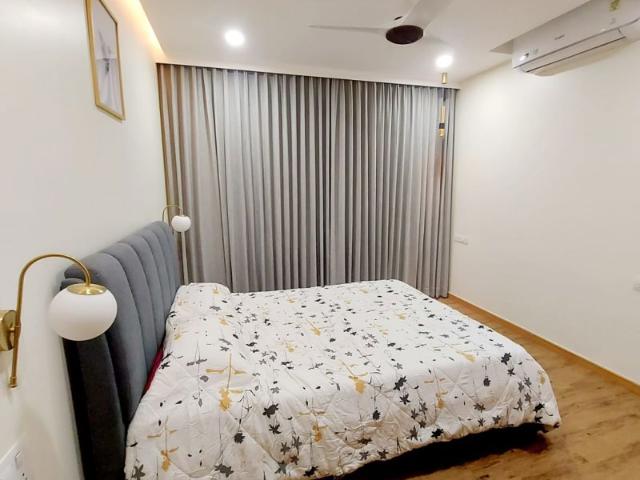 Resale | 3 BHK + Prayer Room,Store Room 1485 Sq.Ft. Apartment in Hiranandani Queensgate