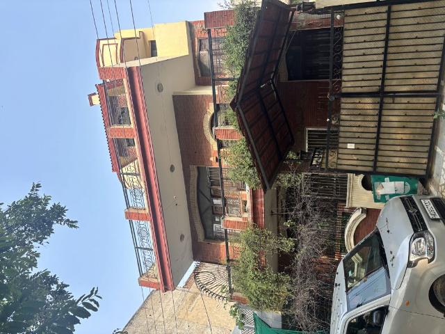 Resale | 3 BHK + Prayer Room,Store Room 173 Sq.Yd. Independent House in Palam Vihar