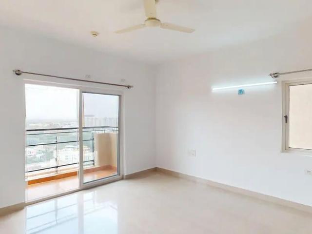 Resale | 3 BHK + Prayer Room,Store Room 2350 Sq.Ft. Apartment in Salarpuria Gold Summit