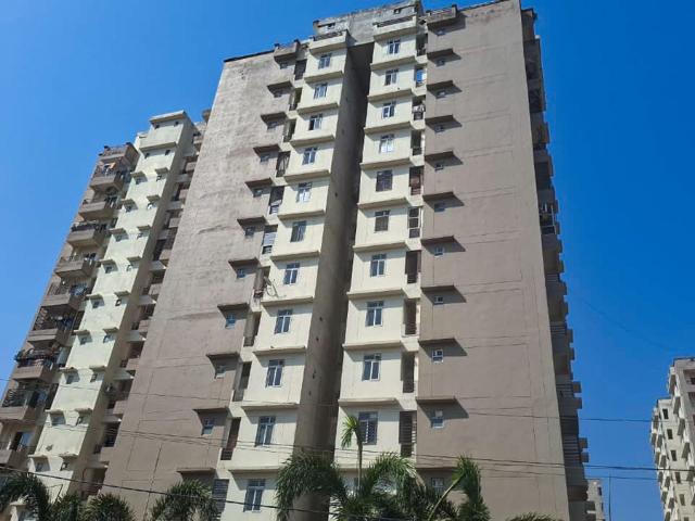 Resale | 178 Sq.Mt. Apartment in Naubasta Kala