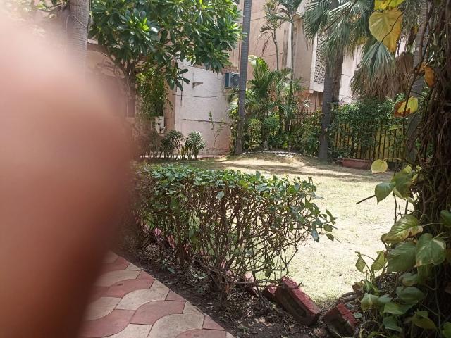 Resale | 1800 Sq.Ft. Villa in Sector 25