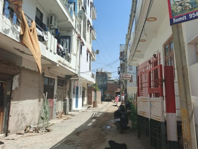 Resale | 1.5 BHK 60 Sq.Yd. Independent House in Dlf Ankur Vihar