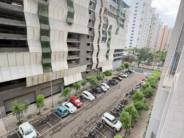 Resale | 1.5 BHK 634 Sq.Ft. Apartment in Lodha Lakeshore Greens