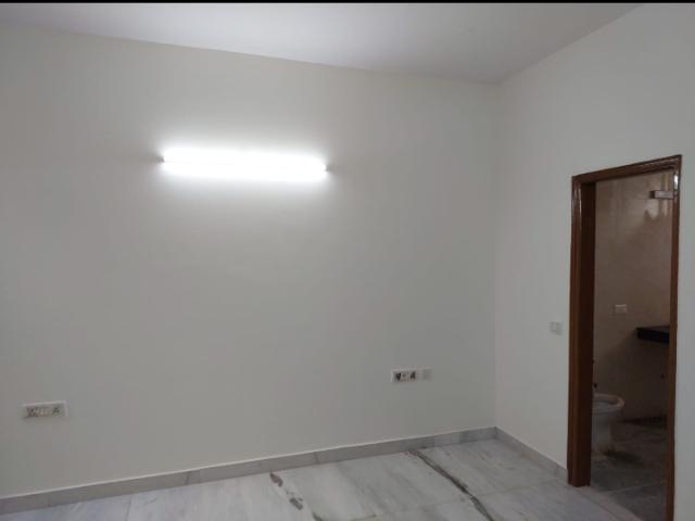 Resale | 1.5 BHK 1000 Sq.Ft. Villa in RWA Apartments Sector 41