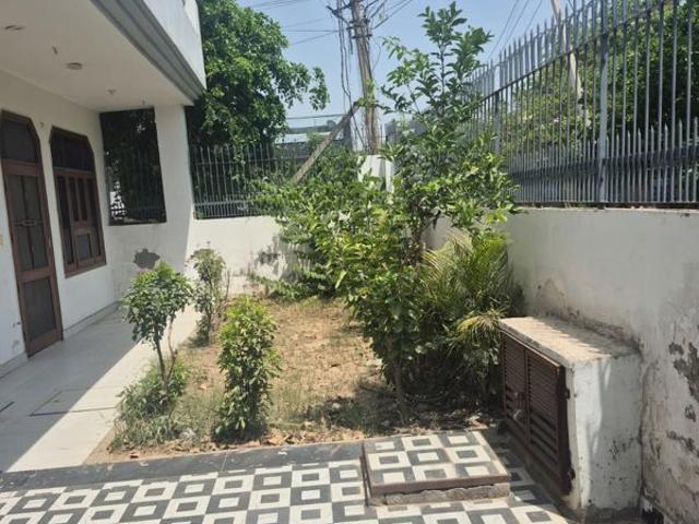 Resale | 1.5 BHK + 160 Sq.Yd. Independent House in Sector 46