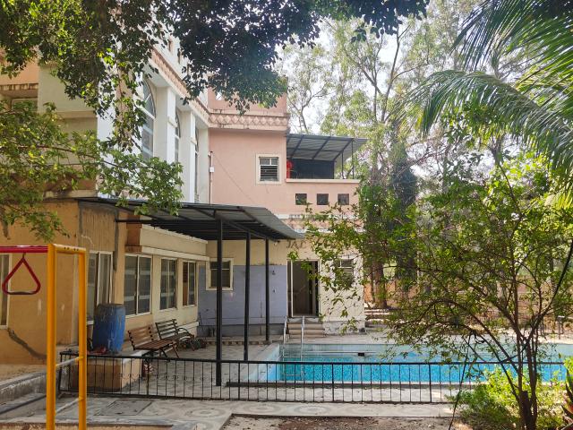 Resale | 1.5 BHK + Extra Room 800 Sq.Ft. Apartment in Lakshadeep Palace