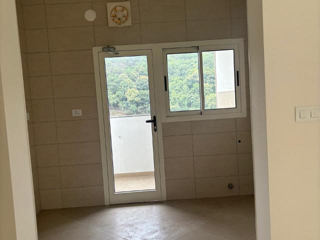 Resale | 1.5 BHK + Pooja Room 560 Sq.Ft. Apartment in Amanora Gold Towers