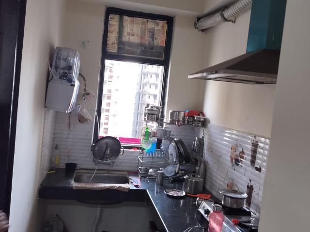 Resale | 1.5 BHK + Pooja Room 670 Sq.Ft. Apartment in Techman Moti Residency
