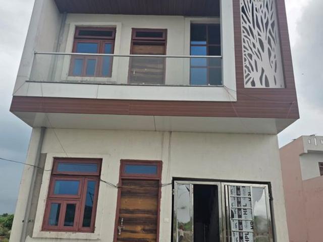Resale | 1.5 BHK + Servant Room,Study Room 80 Sq.Yd. Villa in Madhuban Bapudham