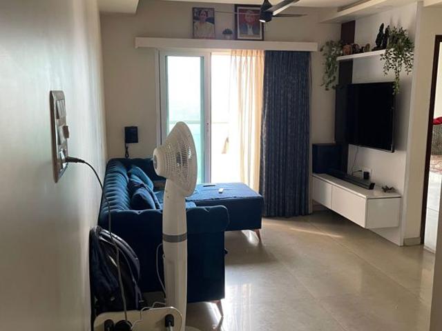Resale | 1.5 BHK + Study Room 545 Sq.Ft. Apartment in Dosti West County