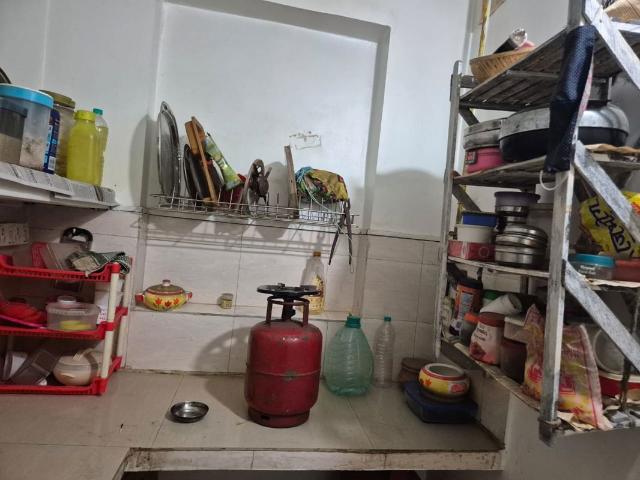 Resale | 1.5 BHK + Study Room 750 Sq.Ft. Apartment in Mayur Vihar