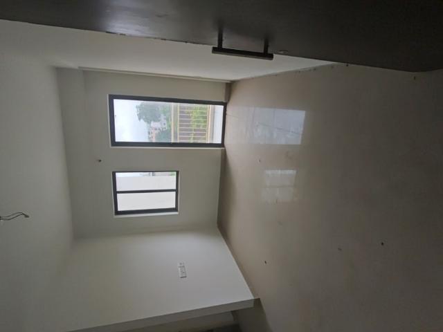 Resale | 1 BHK 381 Sq.Ft. Apartment in Peninsula Address One