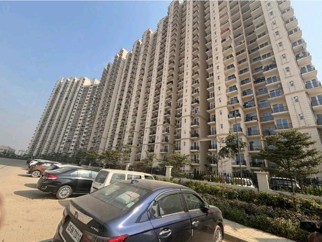 Resale | 1 BHK 405 Sq.Ft. Apartment in Signature Global Golf Greens