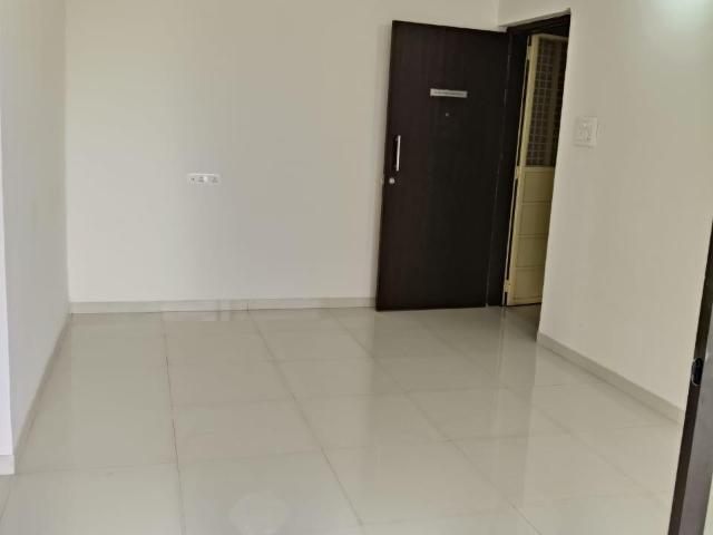 Resale | 1 BHK 400 Sq.Ft. Apartment in Mantra Montana Phase 1