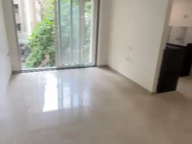Resale | 1 BHK 400 Sq.Ft. Apartment in Shanti Tower Prabhadevi