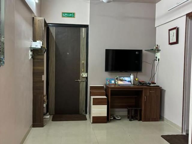 Resale | 1 BHK + 418 Sq.Ft. Apartment in Redstone Saifee Park