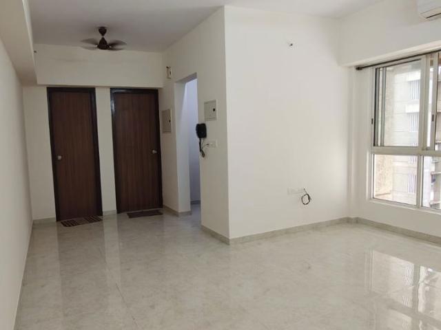 Resale | 1 BHK 420 Sq.Ft. Apartment in Lodha Amara