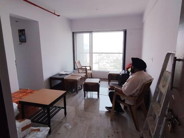Resale | 1 BHK 420 Sq.Ft. Apartment in Samrin White Rose