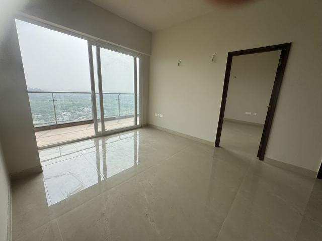 Resale | 1 BHK 450 Sq.Ft. Apartment in Paras Tierea