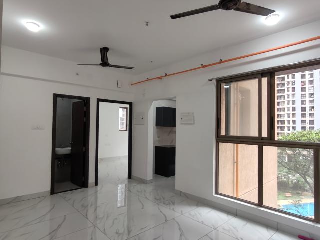 Resale | 1 BHK 470 Sq.Ft. Apartment in Raymond Ten X Vibes