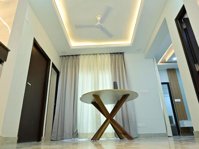 Resale | 1 BHK + 550 Sq.Ft. Apartment in Deva Road