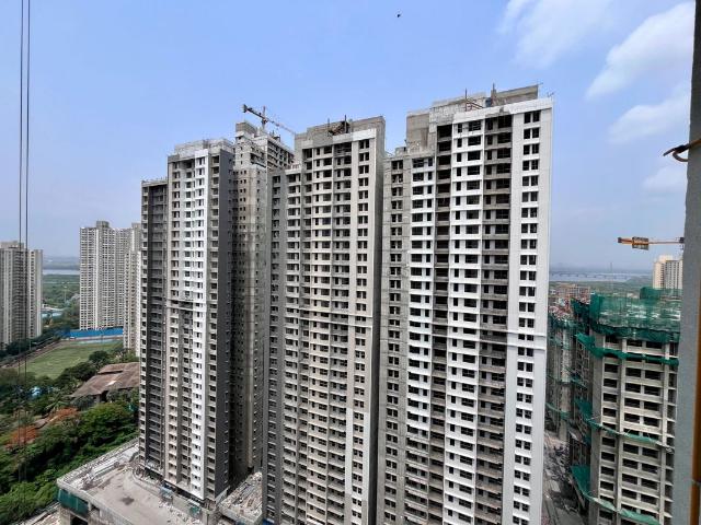 Resale | 1 BHK + 550 Sq.Ft. Apartment in Kalpataru Immensa