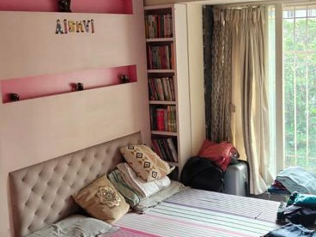 Resale | 1 BHK + 600 Sq.Ft. Apartment in Raheja Township