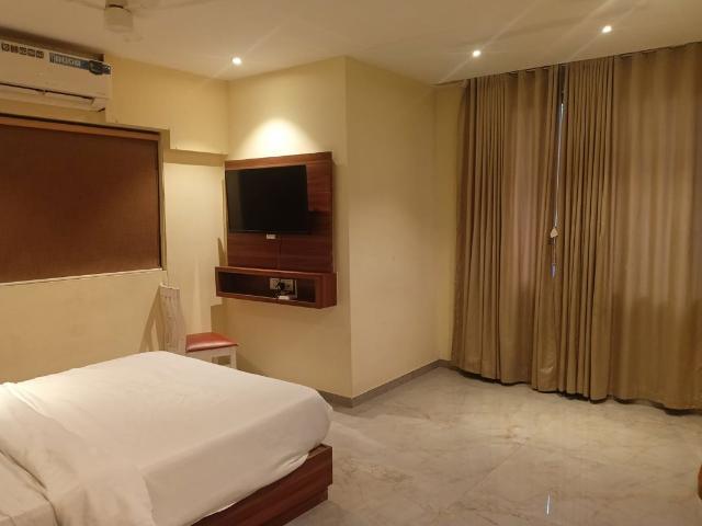 Resale | 1 BHK + 600 Sq.Ft. Apartment in Shalimar CHS Vashi