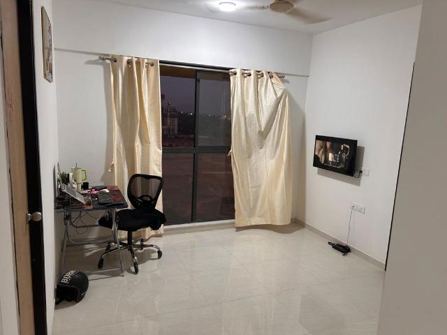 Resale | 1 BHK 645 Sq.Ft. Apartment in Royce Paradise